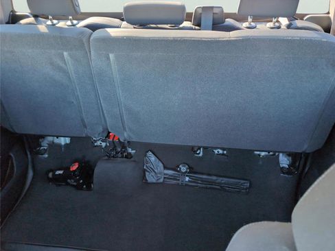 Used 2024 Chevrolet Silverado 1500 Custom image 26