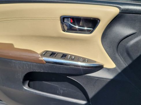 Used 2017 Toyota Avalon XLE Plus w/ Carpet Mat Package FWD image 19