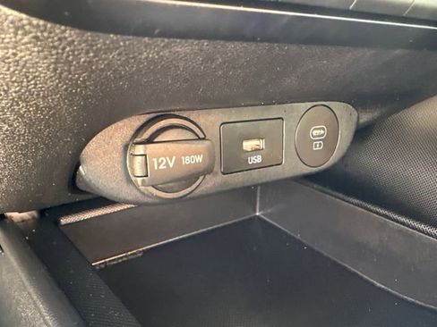 Used 2026 Hyundai Elantra SE FWD image 26