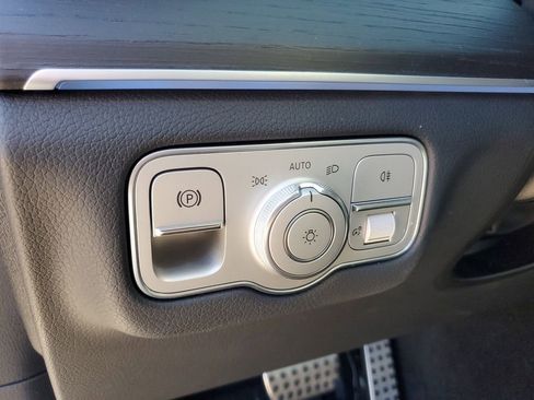 Used 2024 Mercedes-Benz GLS 580 4MATIC image 16