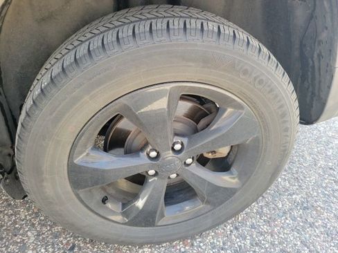 Used 2016 Jeep Cherokee Latitude w/ Cold Weather Group image 31