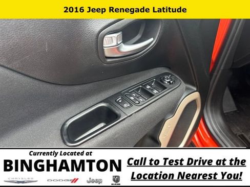 Used 2016 Jeep Renegade Latitude AWD/4WD image 7