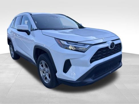 Used 2025 Toyota RAV4 XLE AWD/4WD image 7