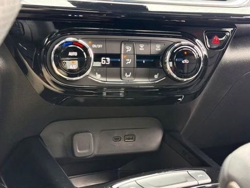 New 2026 Chevrolet Trax RS w/ Sunroof Package FWD image 27