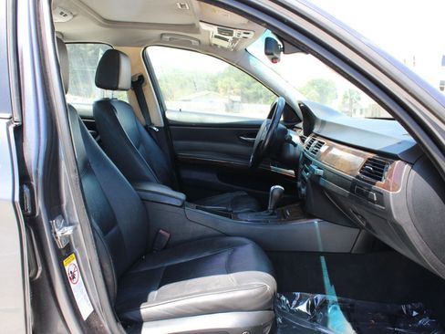 Used 2006 BMW 325i Sedan RWD image 9