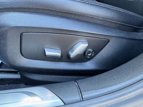 Used 2017 BMW 740i RWD image 12