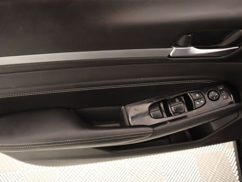 Used 2023 Nissan Altima 2.5 SV w/ SV Premium Package image 16