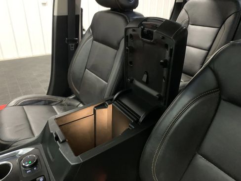 Used 2020 Chevrolet Traverse RS image 35