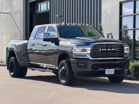 Used 2023 RAM 3500 Laramie AWD/4WD image 4
