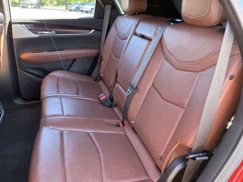 Used 2024 Cadillac XT5 Sportv w/ Technology Package AWD/4WD image 19