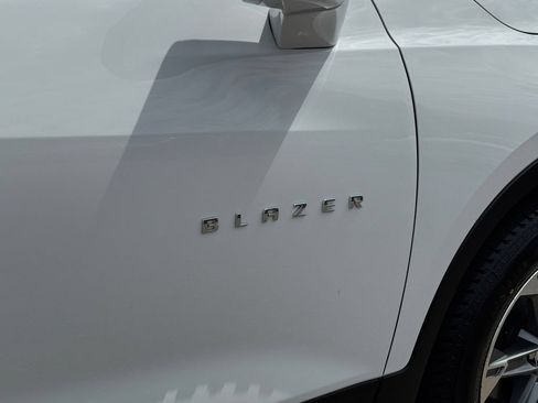 Used 2024 Chevrolet Blazer LT AWD/4WD image 37