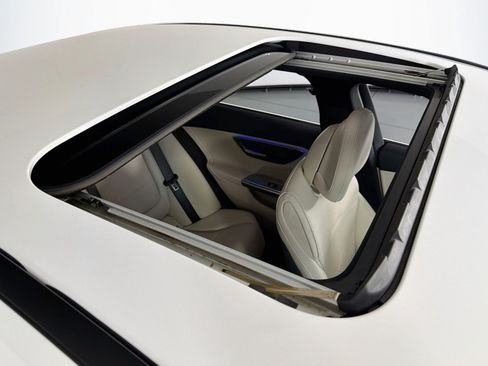 Used 2024 Mercedes-Benz C 300 Sedan image 22