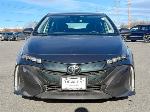 Used 2021 Toyota Prius Prime XLE image 2