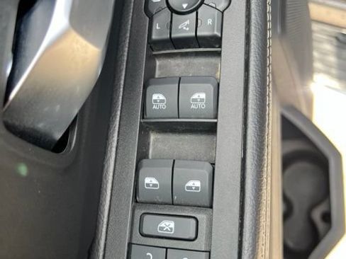 Used 2026 RAM 2500 Big Horn AWD/4WD image 15