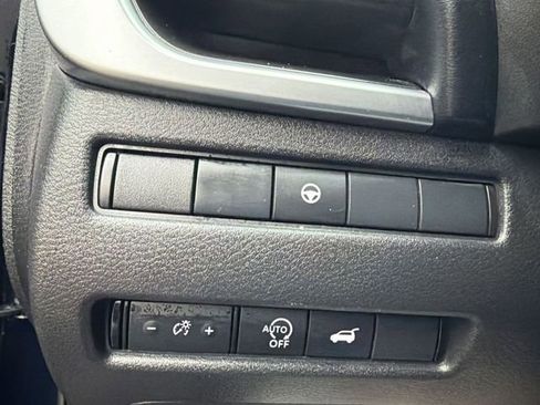 Used 2025 Nissan Rogue SV image 17