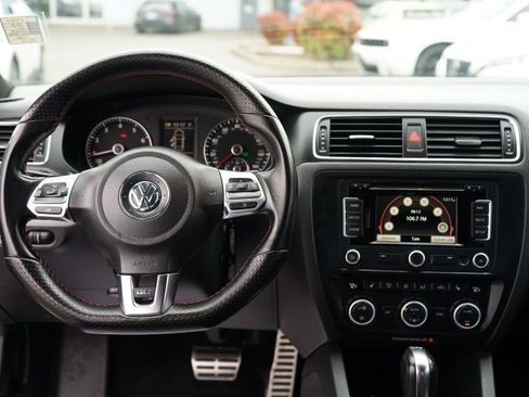 Used 2013 Volkswagen Jetta GLI Autobahn FWD image 14