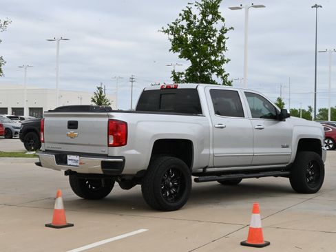 Used 2018 Chevrolet Silverado 1500 LTZ w/ Texas Edition image 9
