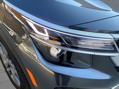 Used 2023 Kia Seltos S w/ Navigation Package FWD image 27