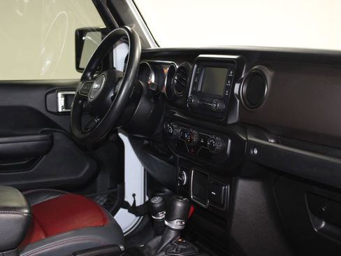 Used 2021 Jeep Gladiator Sport image 26