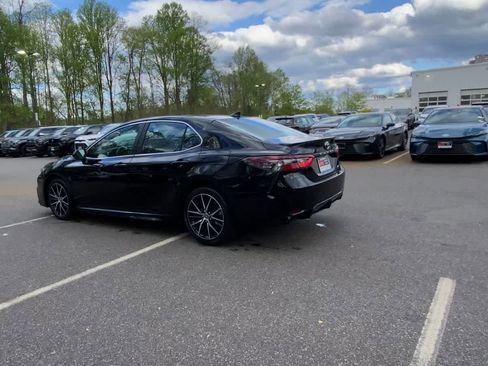 Used 2024 Toyota Camry SE FWD image 9