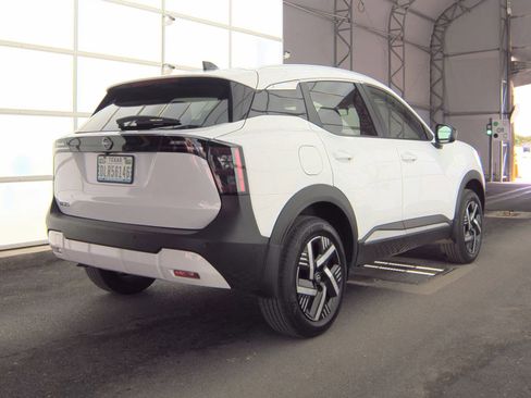 Used 2026 Nissan Kicks SV FWD image 4