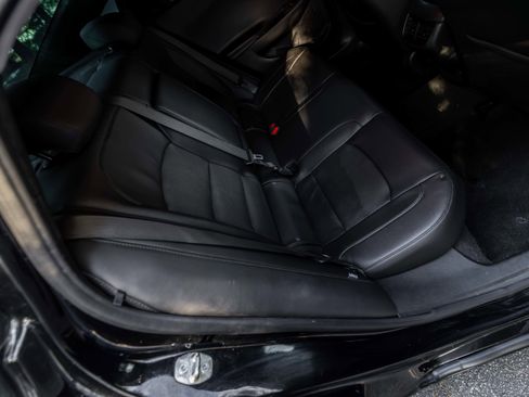 Used 2020 Chevrolet Malibu LT w/ Leather Package image 16