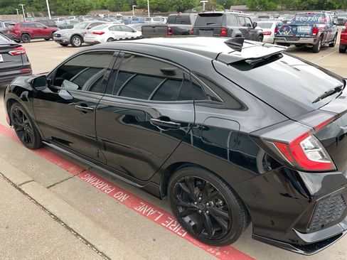 Used 2019 Honda Civic Sport Touring image 6