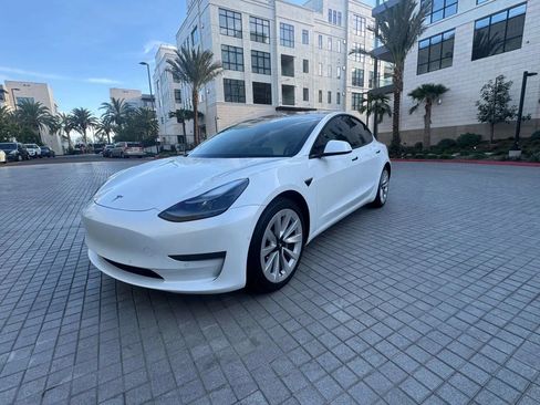 Used 2018 Tesla Model 3 Long Range AWD/4WD image 3