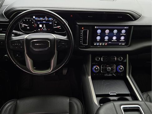 Used 2021 GMC Yukon Denali w/ Denali Ultimate Package AWD/4WD image 12