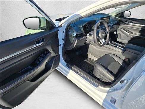 Used 2024 Nissan Altima 2.5 SL image 13