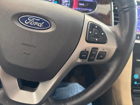 Used 2013 Ford Taurus Limited FWD image 34