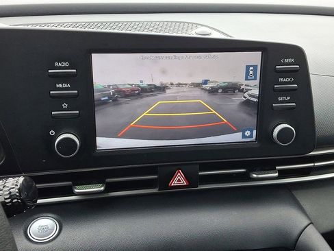 Used 2023 Hyundai Elantra SEL image 17