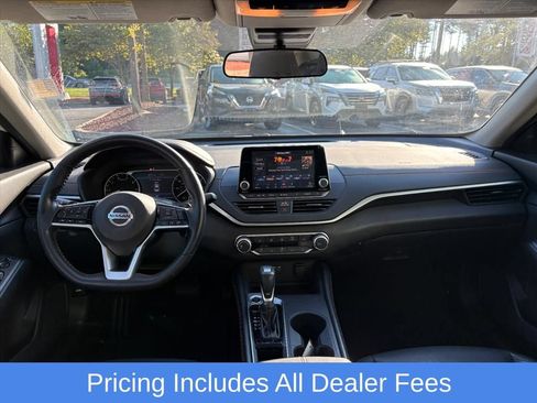 Used 2021 Nissan Altima 2.5 SR w/ SR Premium Package FWD image 8