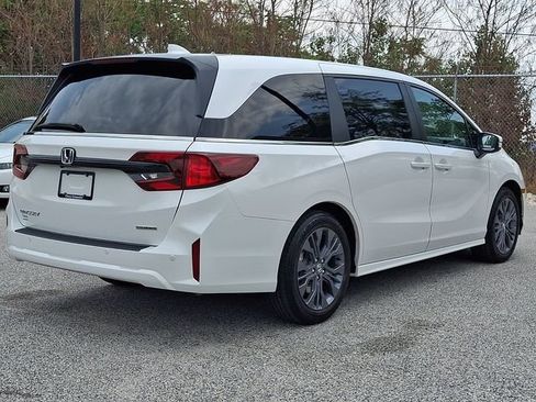 Used 2025 Honda Odyssey Touring image 9