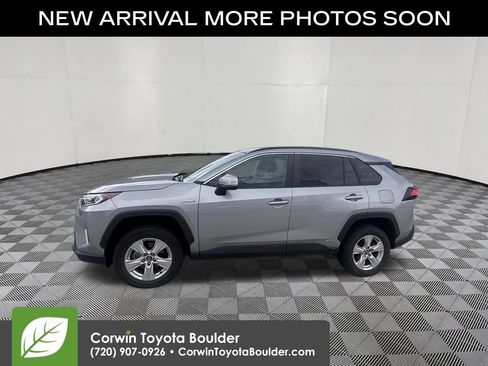 Used 2020 Toyota RAV4 XLE w/ XLE Grade Weather Package AWD/4WD image 4