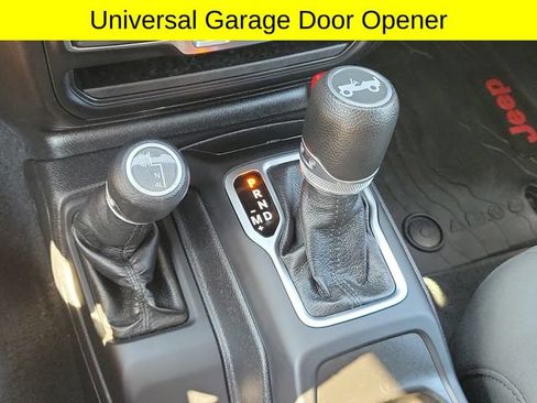 Used 2020 Jeep Wrangler Sport AWD/4WD image 19