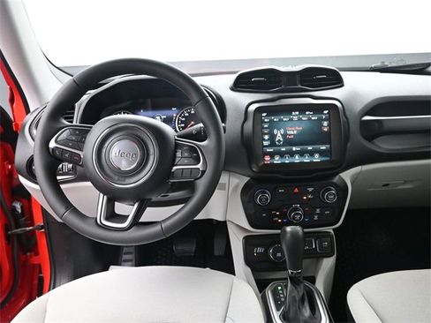 Used 2022 Jeep Renegade Latitude image 12