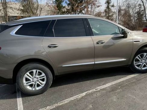 Used 2020 Buick Enclave Essence image 9
