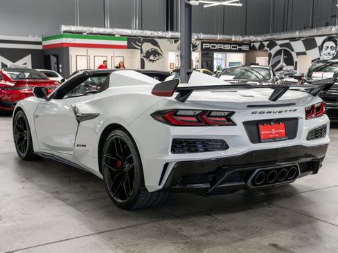 Used 2026 Chevrolet Corvette Z06 w/ Stars & Steel Limited Edition RWD image 6