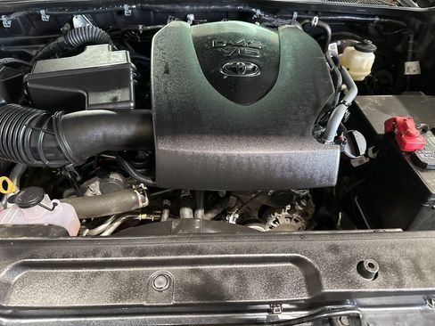 Certified 2022 Toyota Tacoma SR5 AWD/4WD image 22