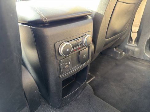 Used 2020 Ford Explorer Limited image 29