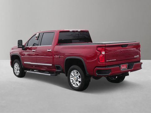 Used 2024 Chevrolet Silverado 2500 High Country w/ Technology Package image 3