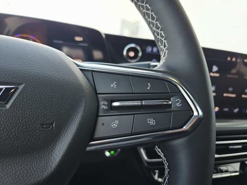 New 2027 Chevrolet Traverse LT w/ Midnight/Sport Edition FWD image 21