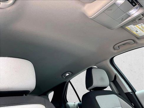 Used 2021 Chevrolet Equinox LS FWD image 17