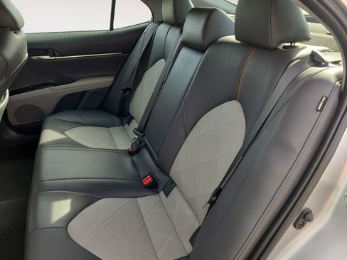 Used 2019 Toyota Camry XLE w/ Carpet Mat Package FWD image 13