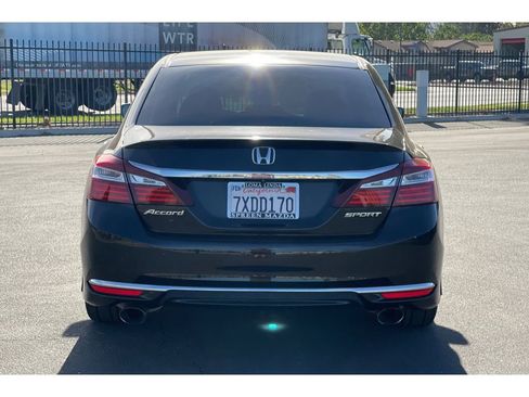 Used 2017 Honda Accord Sport image 5