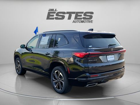 Used 2025 Buick Enclave Sport Touring FWD image 3