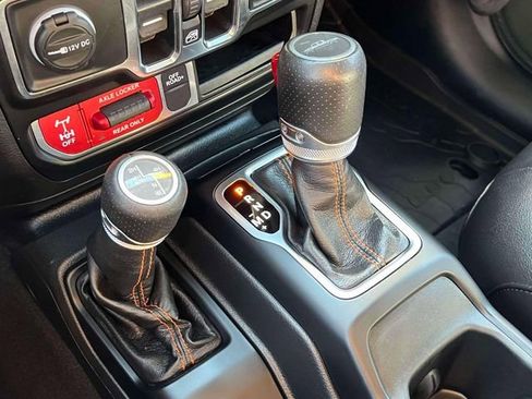 Used 2022 Jeep Gladiator Mojave w/ LED Lighting Group AWD/4WD image 12