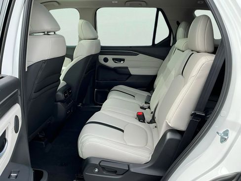New 2026 Honda Pilot Touring image 27