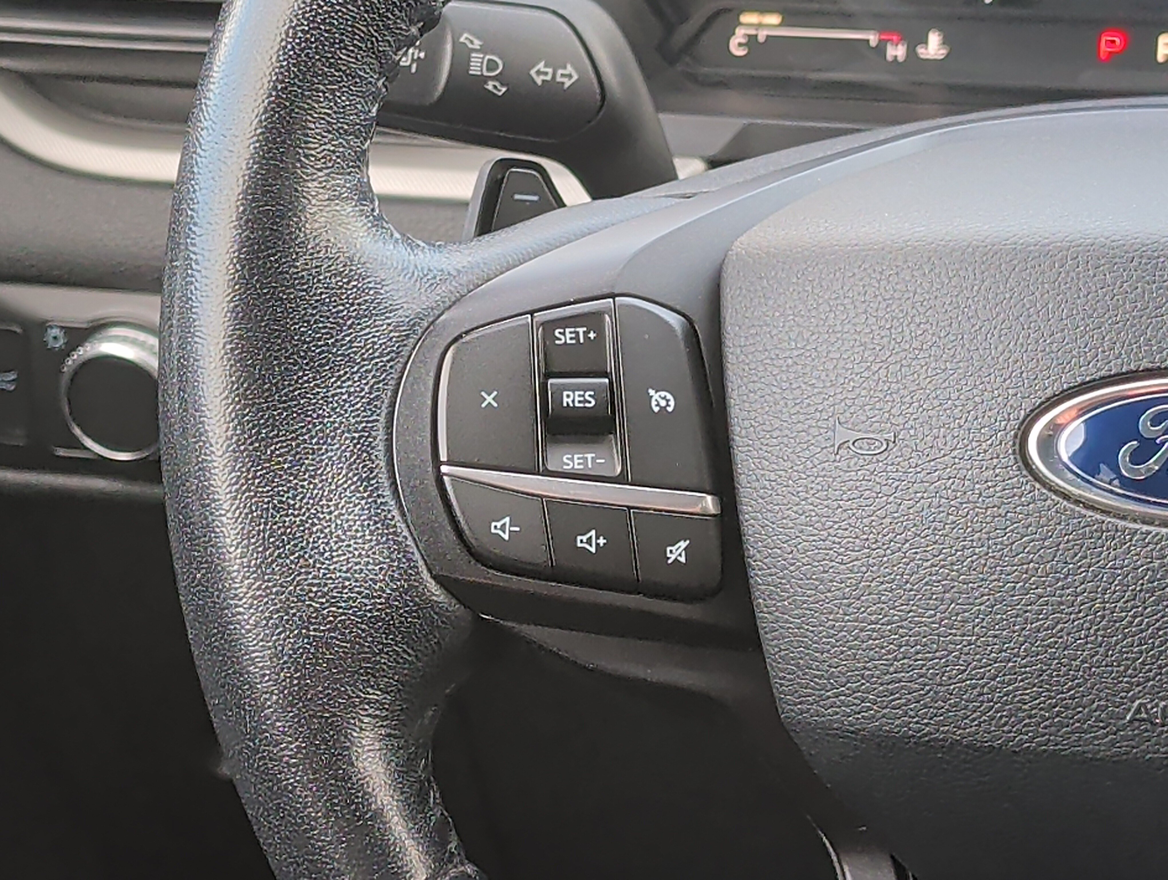 Used 2020 Ford Explorer XLT AWD/4WD image 27